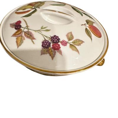 China- Royal Worcester Evesham Pot De Creme set & Covered Casserole