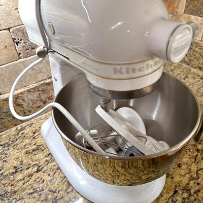 Kitchen Lot 11- Kitchen Aid Mixer White