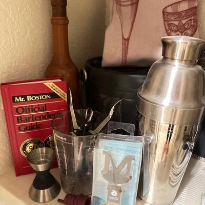 Kitchen Lot- Cuisinart & accessories plus more