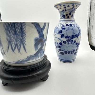 Decor - blue & white Japanese Arita tea cup and vase