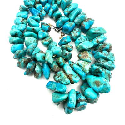 Jewelry - chunky 19” turquoise necklace