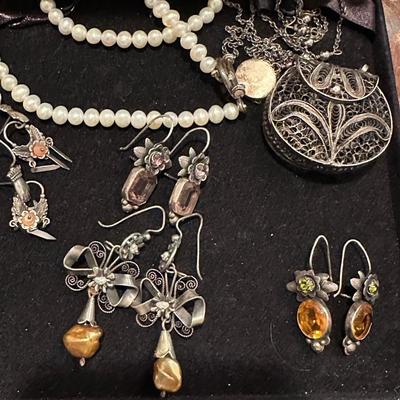 Jewelry - Sterling & pearl