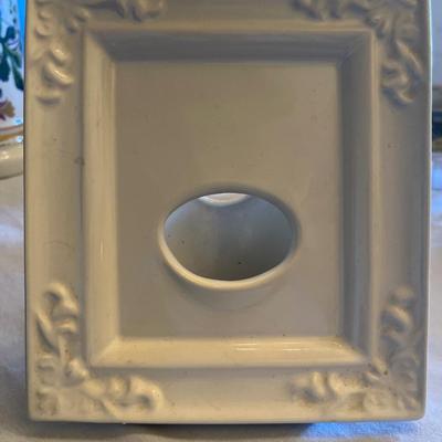 Sale Photo Thumbnail #258: Williams-Sonoma Ceramic Standing Framed Bud Vase White Made In Japan 6.25” X 7”