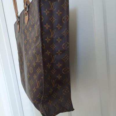 Vintage Louis Vuitton Monogram Tote (BB1-BBL)