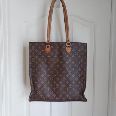 Vintage Louis Vuitton Monogram Tote (BB1-BBL)