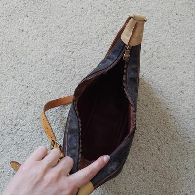 Vintage Louis Vuitton Monogram Purse (PB-BBL)