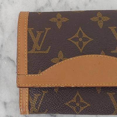 Louis Vuitton Wallet & Glasses Case (BB1-BBL)