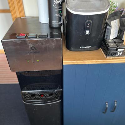Sale Photo Thumbnail #110: Small Portable Ice Machine