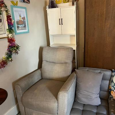 Sale Photo Thumbnail #127: Child's Room