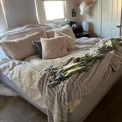 Sale Photo Thumbnail #141: Bedroom