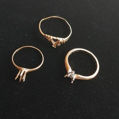 Three bands - with missing stones 14k WIC 6 - 14k - CI 10k marked - 14 k - 10 k Gold bands
