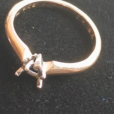 Three bands - with missing stones 14k WIC 6 - 14k - CI 10k marked - 14 k - 10 k Gold bands