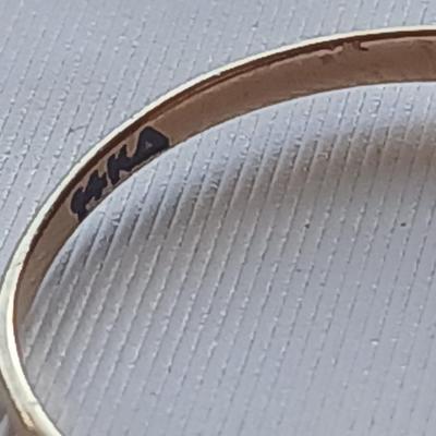 Three bands - with missing stones 14k WIC 6 - 14k - CI 10k marked - 14 k - 10 k Gold bands