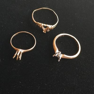 Three bands - with missing stones 14k WIC 6 - 14k - CI 10k marked - 14 k - 10 k Gold bands