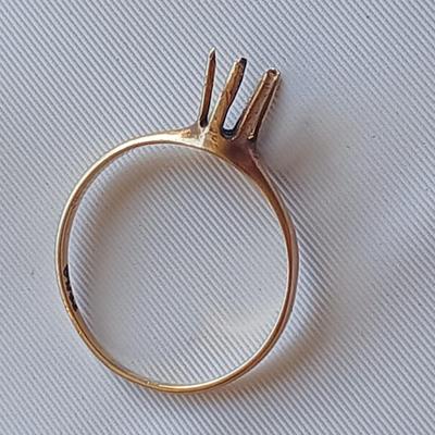 Three bands - with missing stones 14k WIC 6 - 14k - CI 10k marked - 14 k - 10 k Gold bands