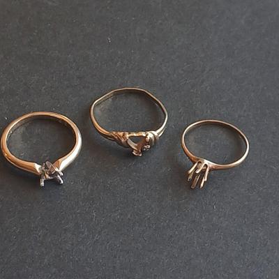 Three bands - with missing stones 14k WIC 6 - 14k - CI 10k marked - 14 k - 10 k Gold bands