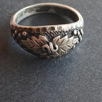 Vintage Sterling Silver Oak Leaf Ring, W.M. Wheeler Mfg. Co., Serling silver .925 Size 11