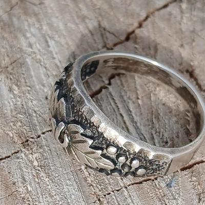 Vintage Sterling Silver Oak Leaf Ring, W.M. Wheeler Mfg. Co., Serling silver .925 Size 11