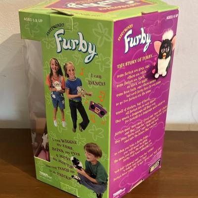 FURBY Original 1998 1st Generation Interactive Model: 70-800 In Original Box