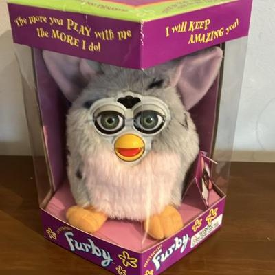 FURBY Original 1998 1st Generation Interactive Model: 70-800 In Original Box