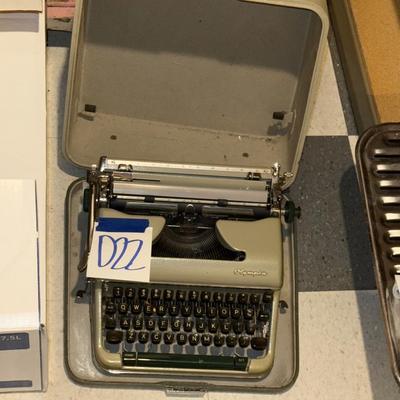 Sale Photo Thumbnail #176: D22-Typewriter