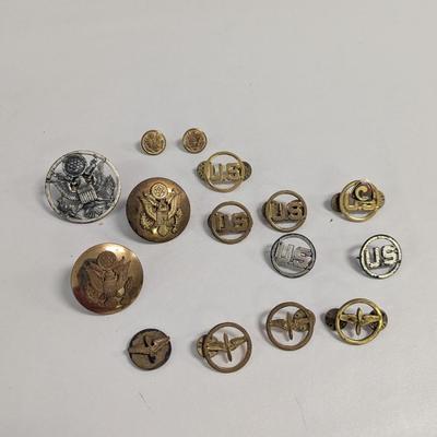 Sale Photo Thumbnail #2785: Vintage Mixed Lot Of Military Pins