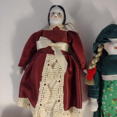 Sale Photo Thumbnail #942: Collection of Porcelain Dolls