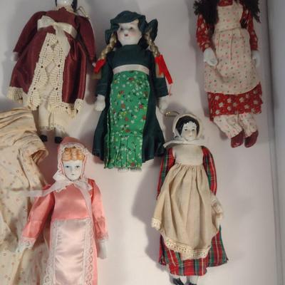 Sale Photo Thumbnail #936: Collection of Porcelain Dolls