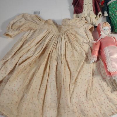 Sale Photo Thumbnail #937: Collection of Porcelain Dolls