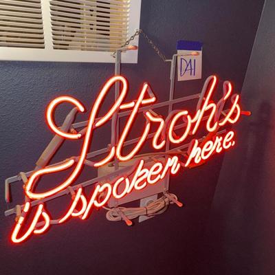 Sale Photo Thumbnail #234: D41-Stroh’s Neon Light