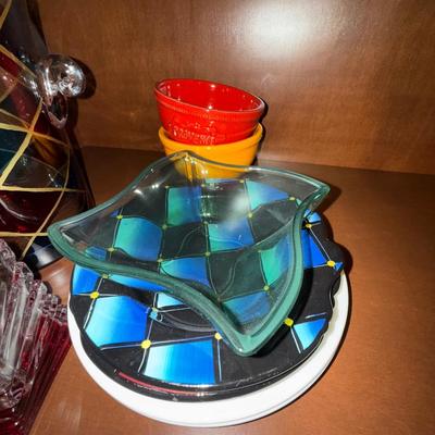 Sale Photo Thumbnail #272: D50-miscellaneous glassware plus extras