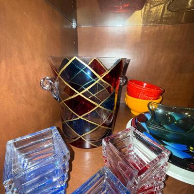 Sale Photo Thumbnail #270: D50-miscellaneous glassware plus extras