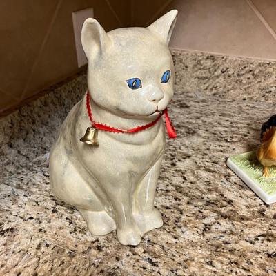 Sale Photo Thumbnail #167: Rare vintage Ethan Allen ceramic cat. Intact with no damage!