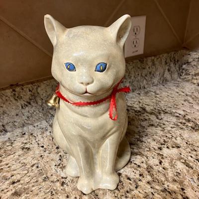 Sale Photo Thumbnail #166: Rare vintage Ethan Allen ceramic cat. Intact with no damage!