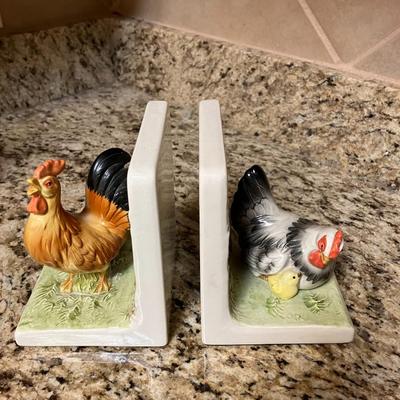 Sale Photo Thumbnail #169: Set of 2 bookends: ceramic rooster & hen