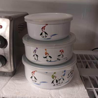 GENTLY USED TOASTER OVEN AND METAL BOWLS WITH LIDS