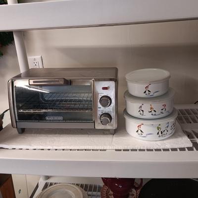 GENTLY USED TOASTER OVEN AND METAL BOWLS WITH LIDS