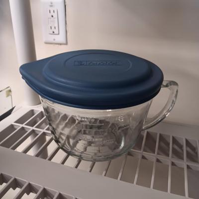 BATTER BOWL W/LID AND BAKEWARE