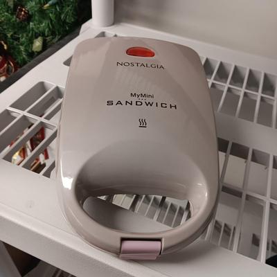 AIR POPCORN POPPER, LARGE BOWL, WAFFLE MAKER AND MY MINI SANDWICH MAKER
