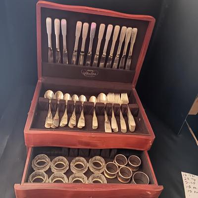 INTERNATIONAL SILVERPLATE FLATWARE IN A CHEST