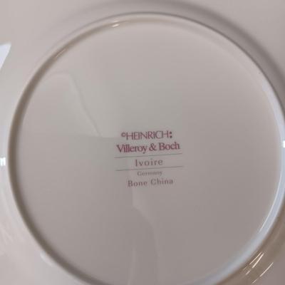 VILLEROY & BOCH DINNER & SALAD PLATES (4 EA), BREAD WARMER AMD MORE