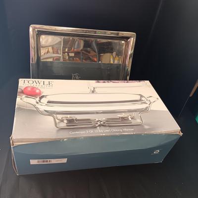 TOWLE OBLONG WARMER AND A SERVING PLATTER