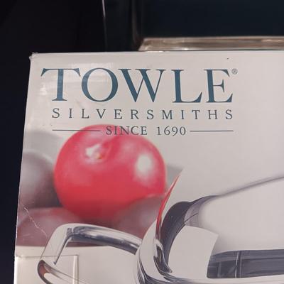TOWLE OBLONG WARMER AND A SERVING PLATTER