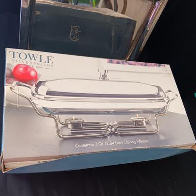 TOWLE OBLONG WARMER AND A SERVING PLATTER