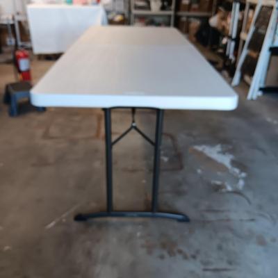 6 FOOT LIFETIME FOLDING TABLE