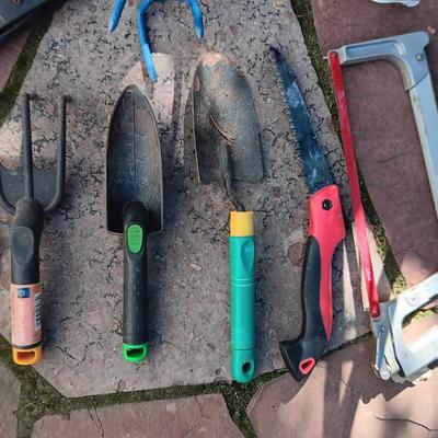 GARDENING TOOLS AND STOOL