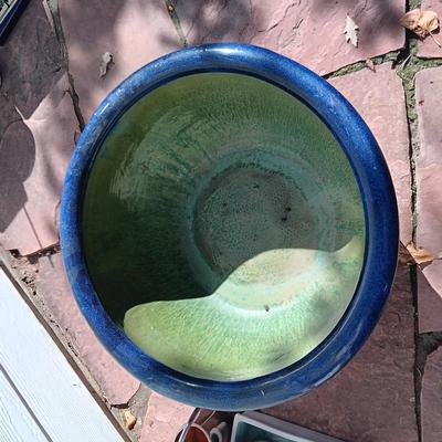 LARGE FLOWER POT WITH GLASS TOP AND FLOWER POTS