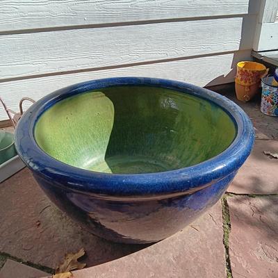 LARGE FLOWER POT WITH GLASS TOP AND FLOWER POTS