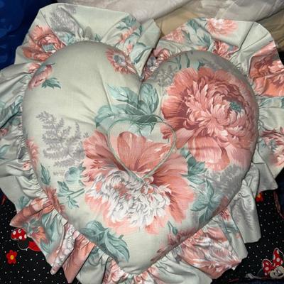Sale Photo Thumbnail #431: UP11-pillows, sheets, doilies, plus extras