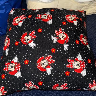 Sale Photo Thumbnail #432: UP11-pillows, sheets, doilies, plus extras